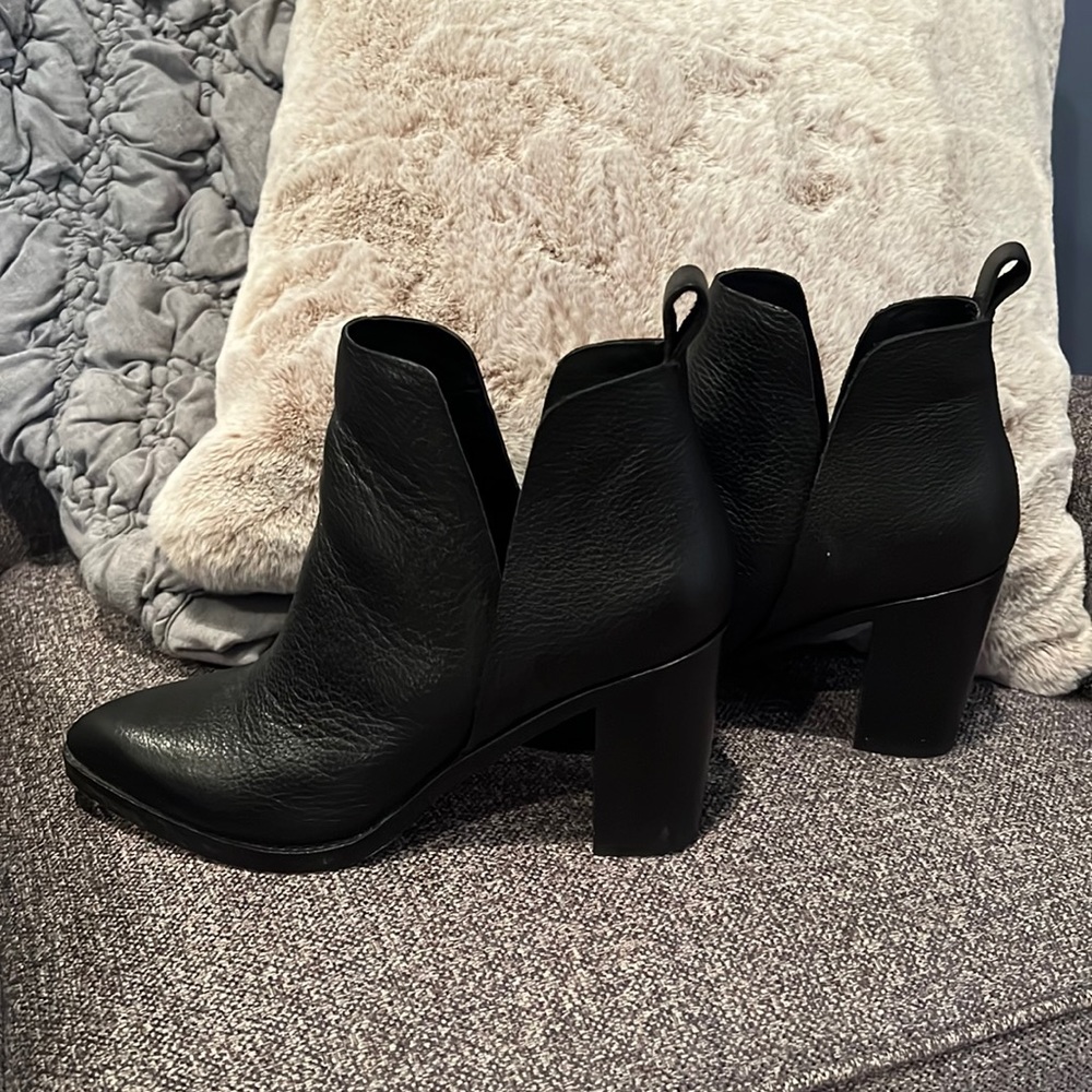 Dolce Vita Black Leather Ankle Booties